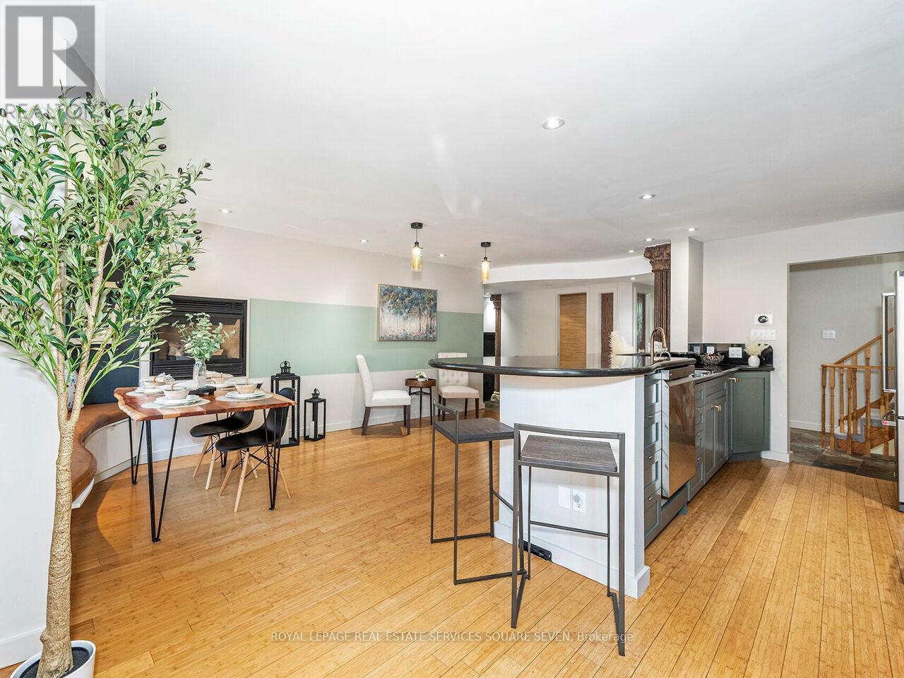 












234 SEWELL DRIVE

,
Oakville,




Ontario
L6H1E4

