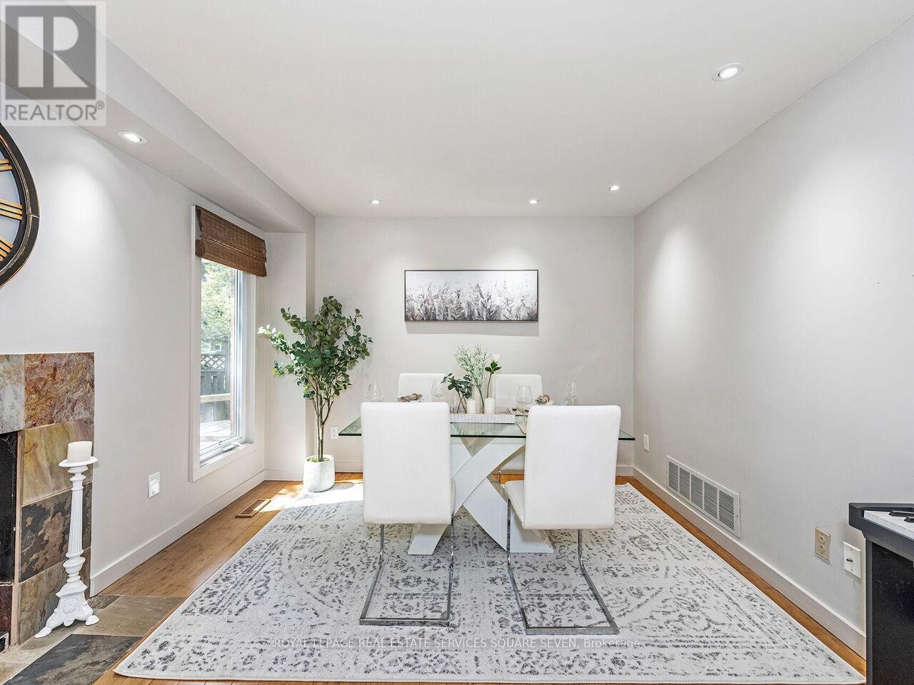 












234 SEWELL DRIVE

,
Oakville,




Ontario
L6H1E4

