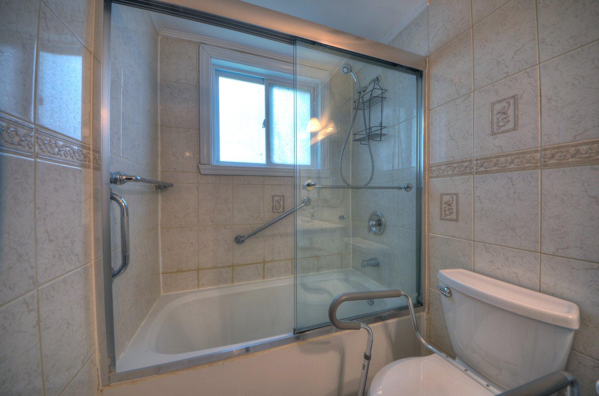 









1845


Rue Tillemont

,
Brossard,




QC
J4W2H9

