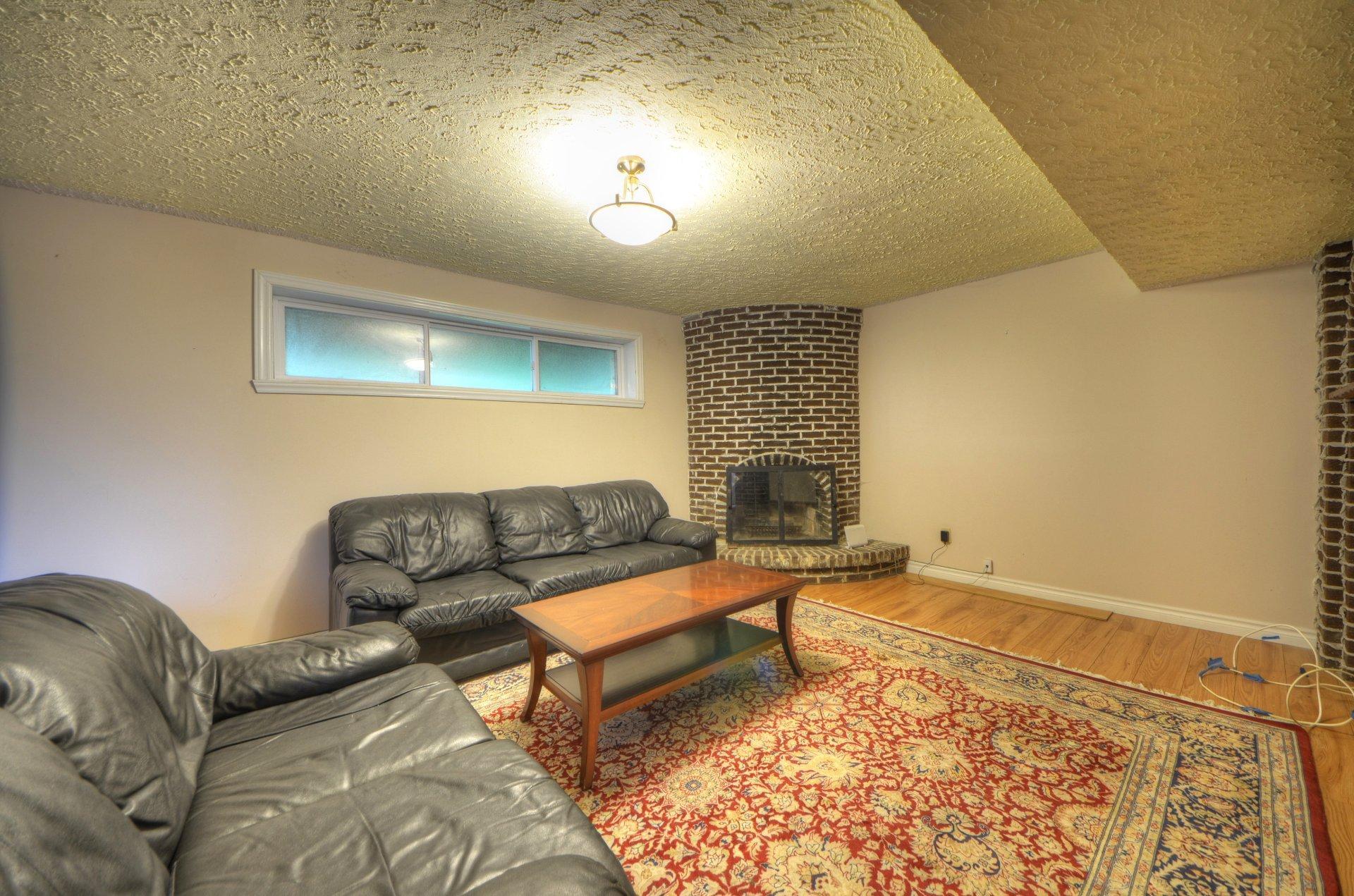 









1845


Rue Tillemont

,
Brossard,




QC
J4W2H9

