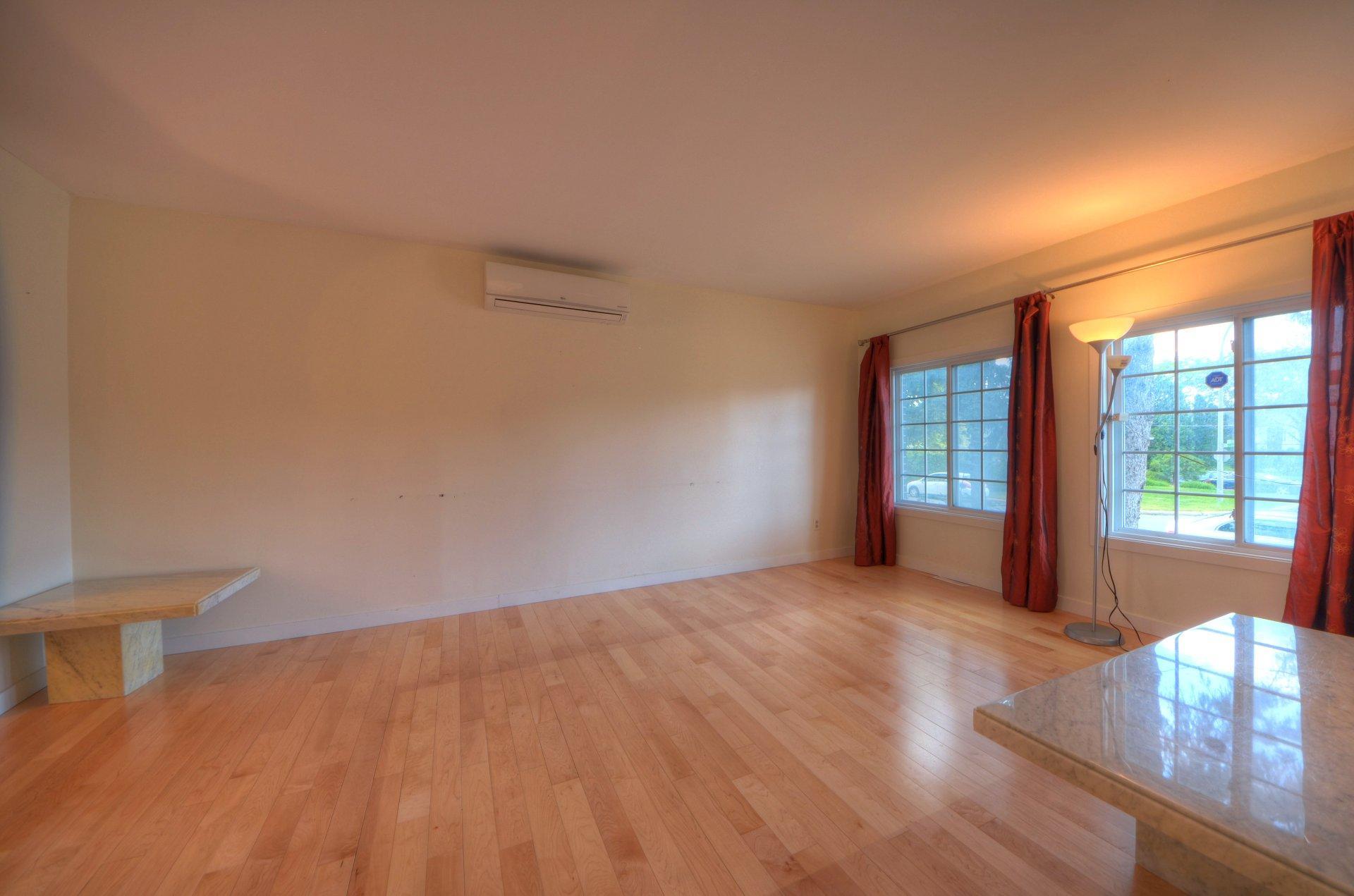 









1845


Rue Tillemont

,
Brossard,




QC
J4W2H9

