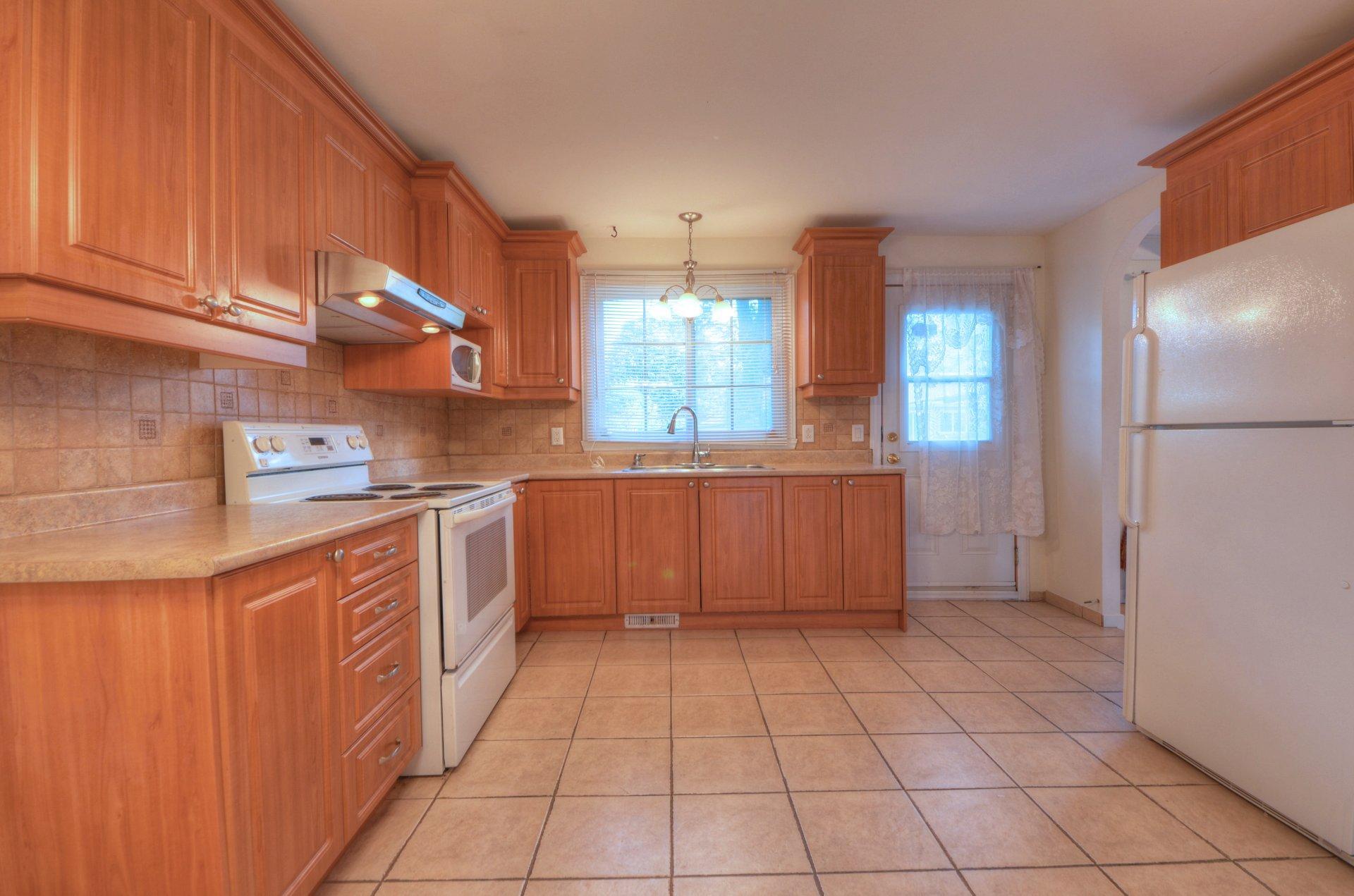 









1845


Rue Tillemont

,
Brossard,




QC
J4W2H9

