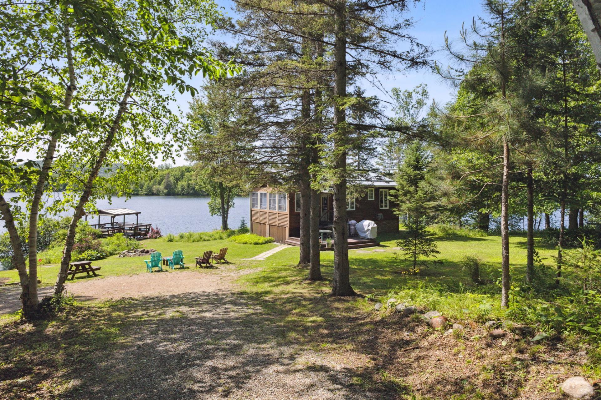 









12


Ch. Jos-Cousineau

,
Blue Sea,




QC
J0X1C0

