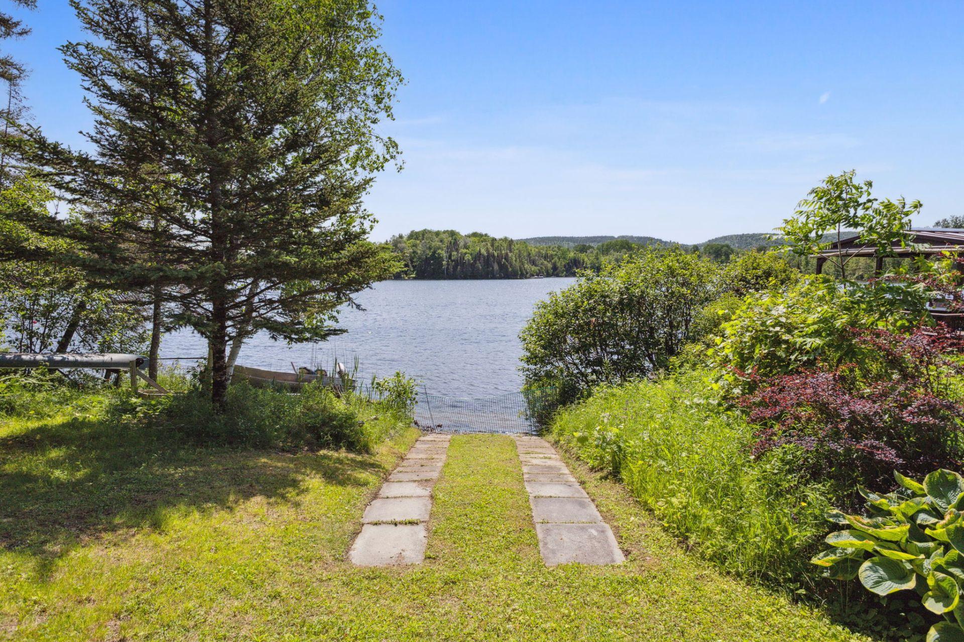 









12


Ch. Jos-Cousineau

,
Blue Sea,




QC
J0X1C0


