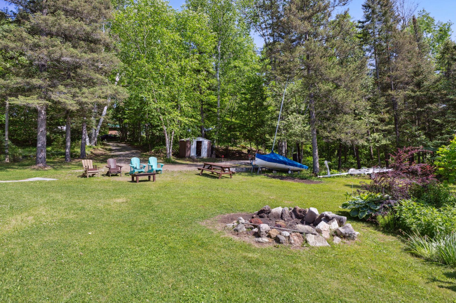 









12


Ch. Jos-Cousineau

,
Blue Sea,




QC
J0X1C0

