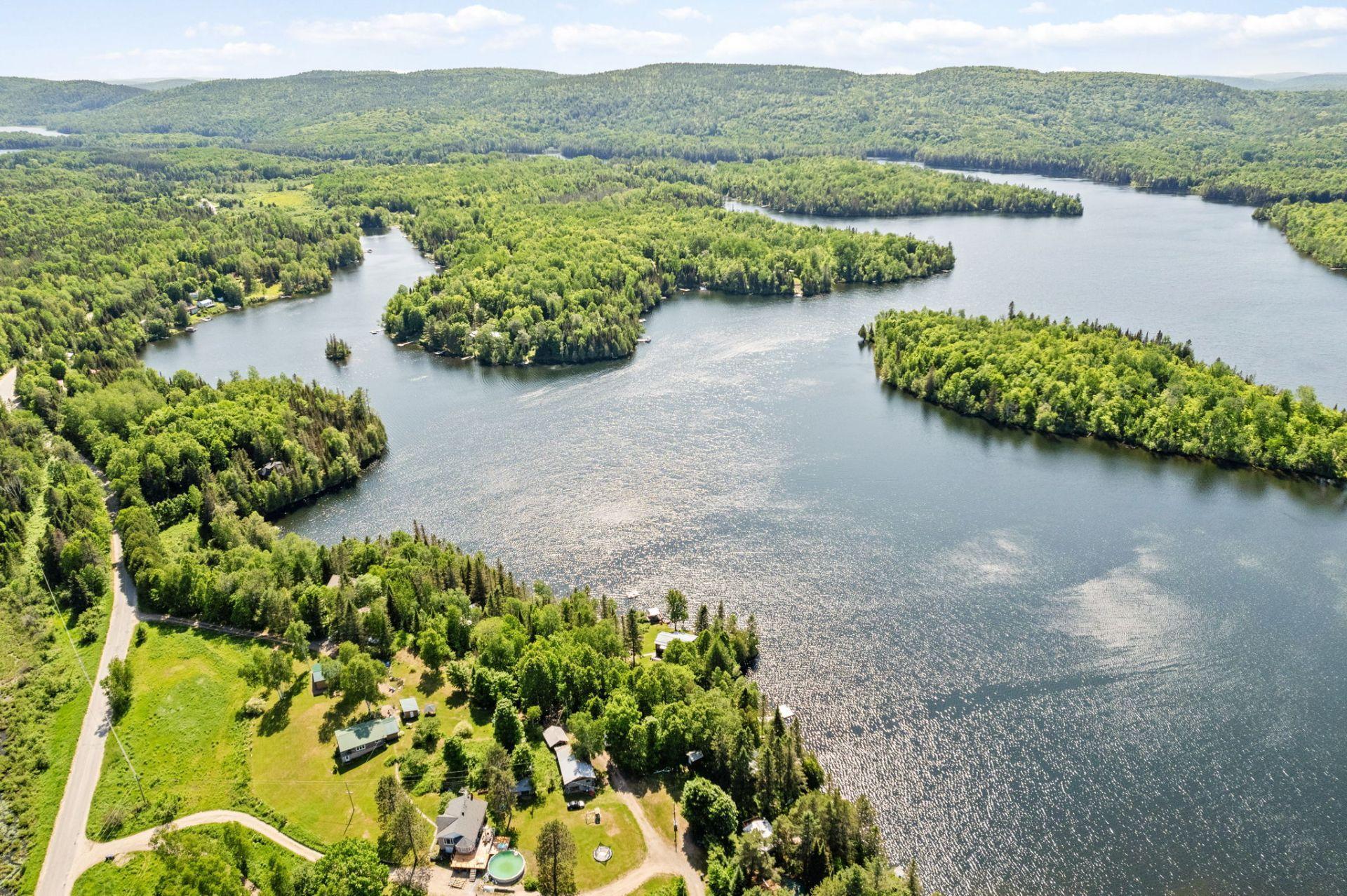 









12


Ch. Jos-Cousineau

,
Blue Sea,




QC
J0X1C0

