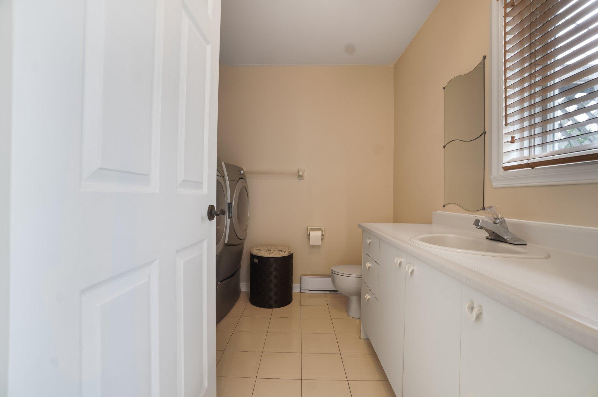 









8630


Boul. Rivard

,
Brossard,




QC
J4X1W6

