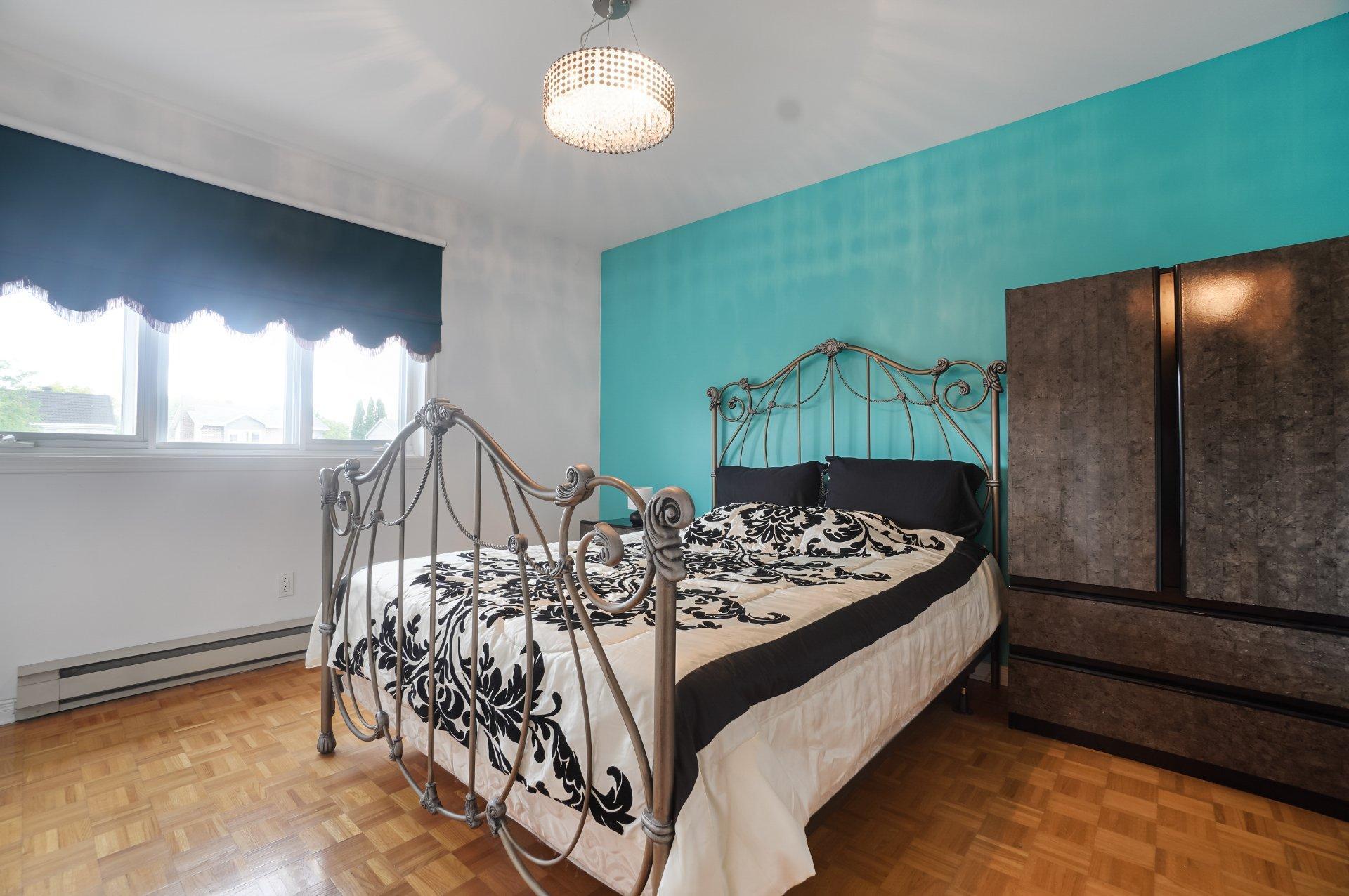 









8630


Boul. Rivard

,
Brossard,




QC
J4X1W6

