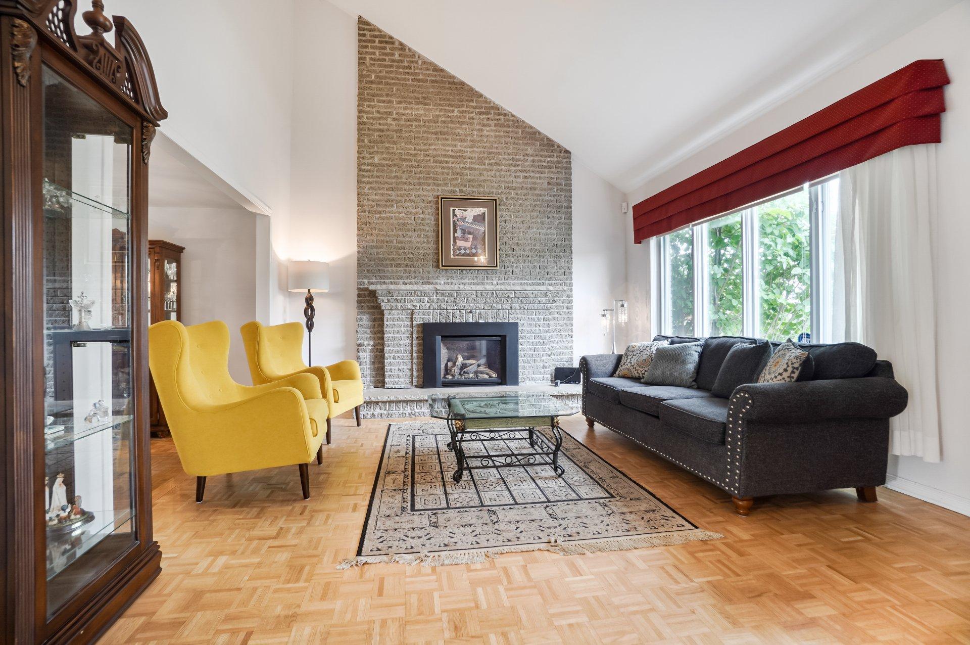 









8630


Boul. Rivard

,
Brossard,




QC
J4X1W6

