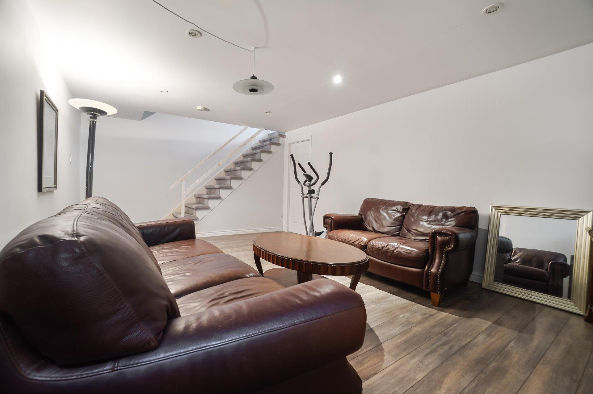 









8630


Boul. Rivard

,
Brossard,




QC
J4X1W6

