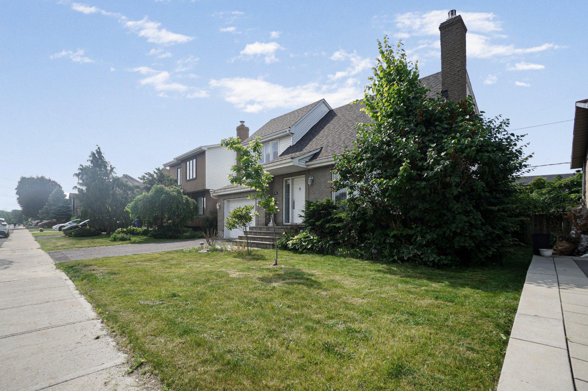 









8630


Boul. Rivard

,
Brossard,




QC
J4X1W6

