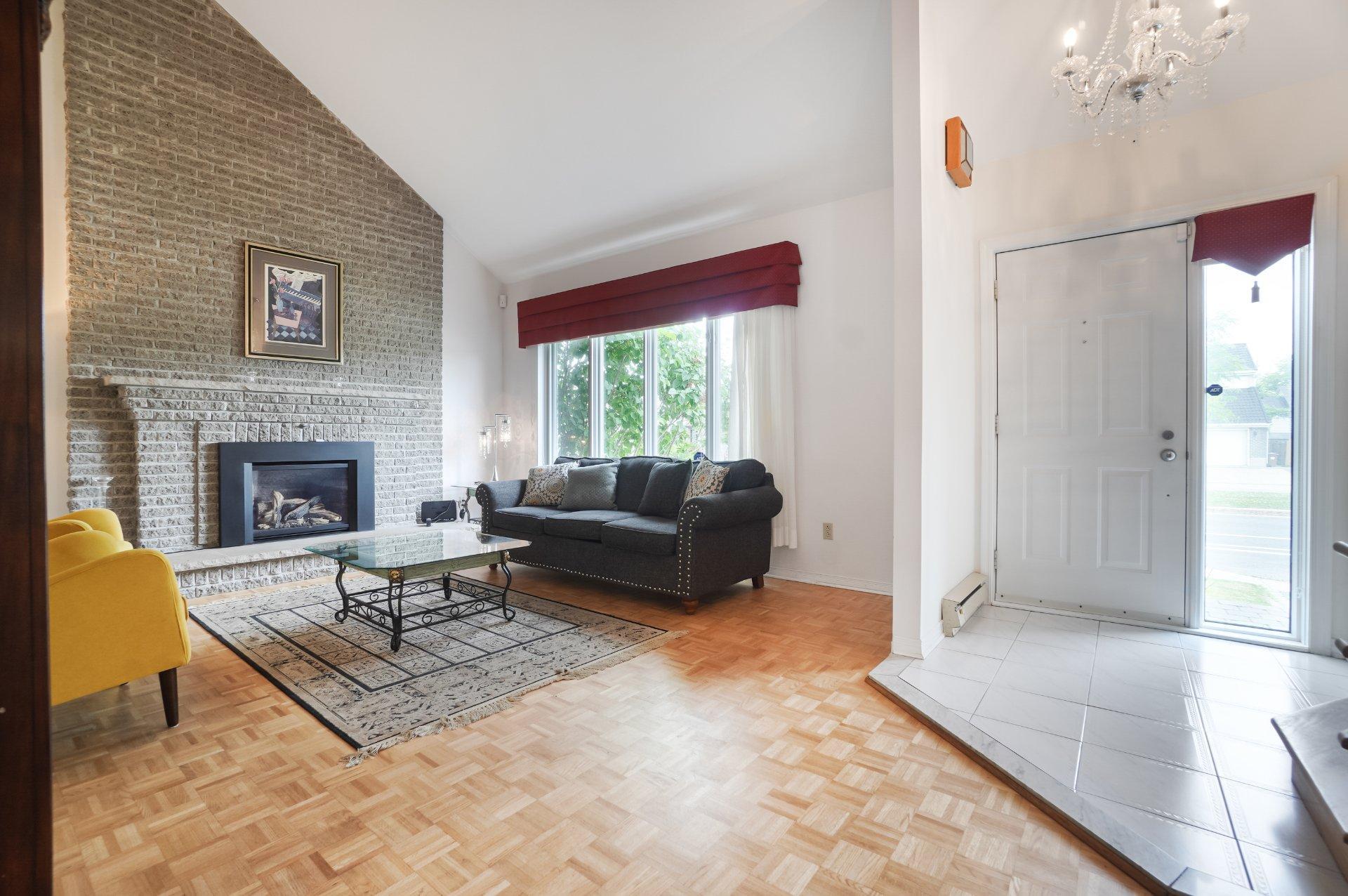 









8630


Boul. Rivard

,
Brossard,




QC
J4X1W6

