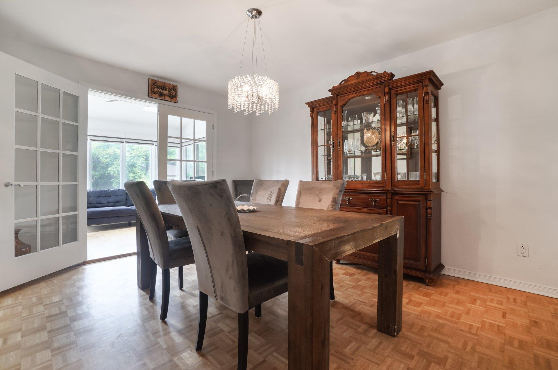 









8630


Boul. Rivard

,
Brossard,




QC
J4X1W6


