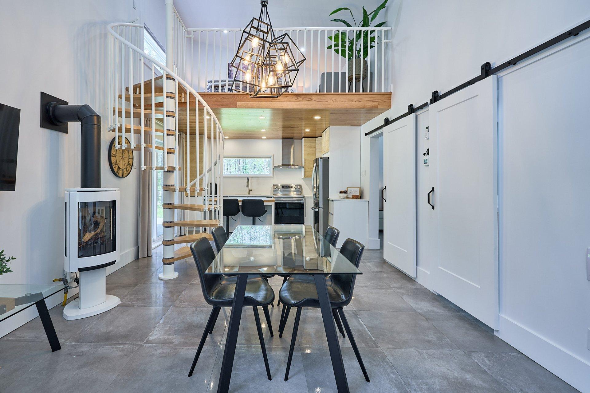 









271


Ch. des Bleuets

,
Saint-Alexis-des-Monts,




QC
J0K1V0

