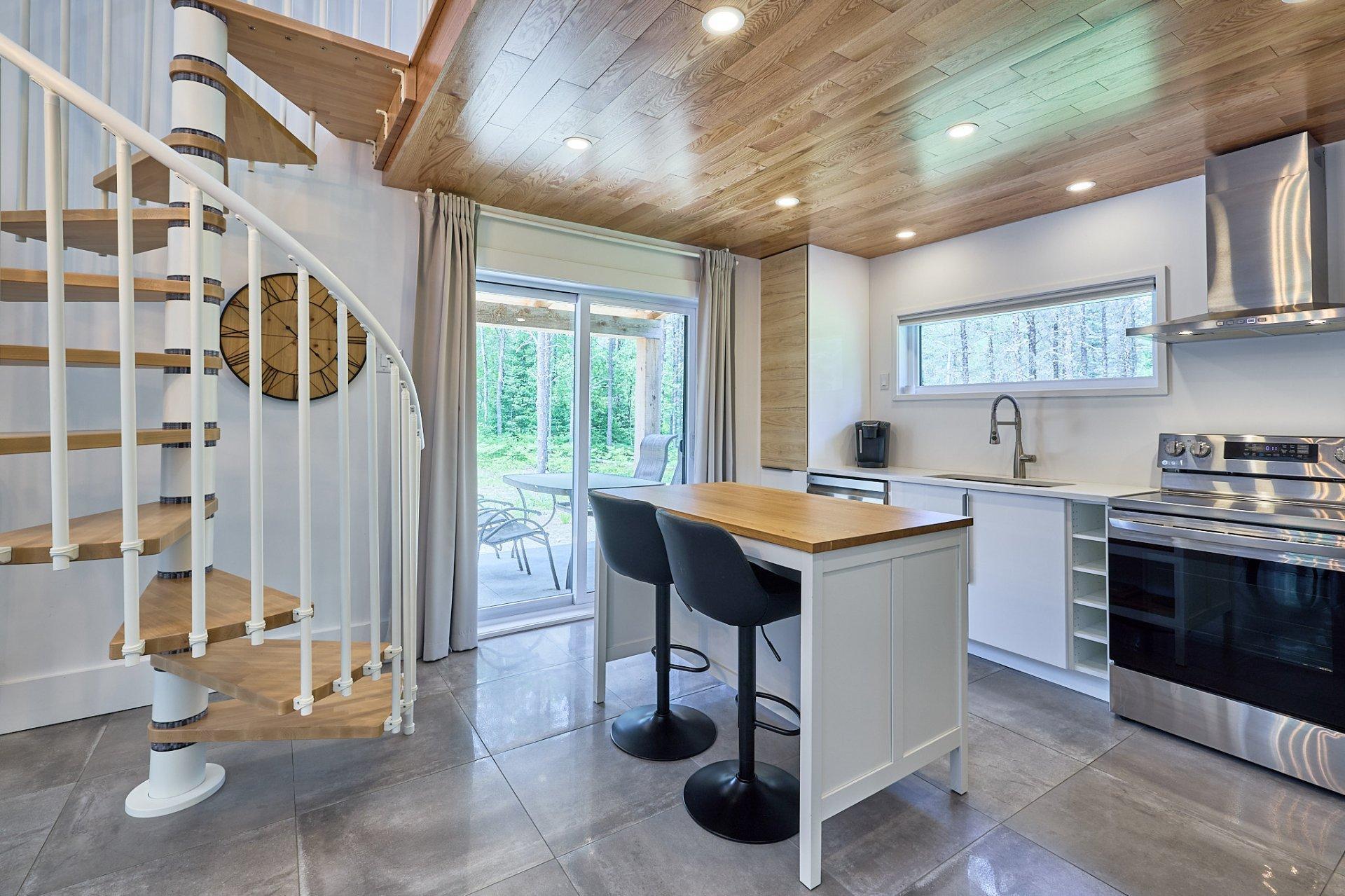 









271


Ch. des Bleuets

,
Saint-Alexis-des-Monts,




QC
J0K1V0

