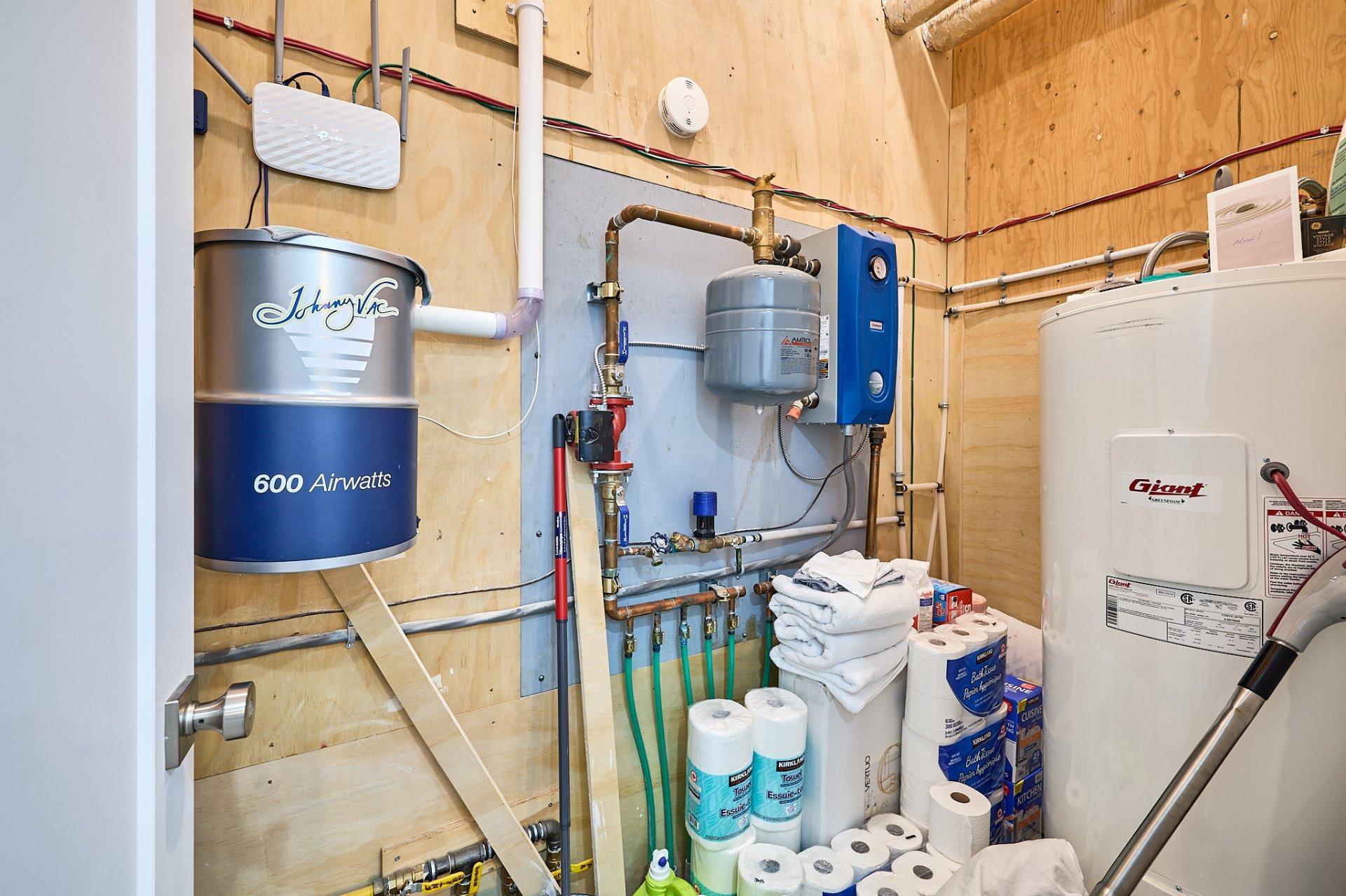 









271


Ch. des Bleuets

,
Saint-Alexis-des-Monts,




QC
J0K1V0

