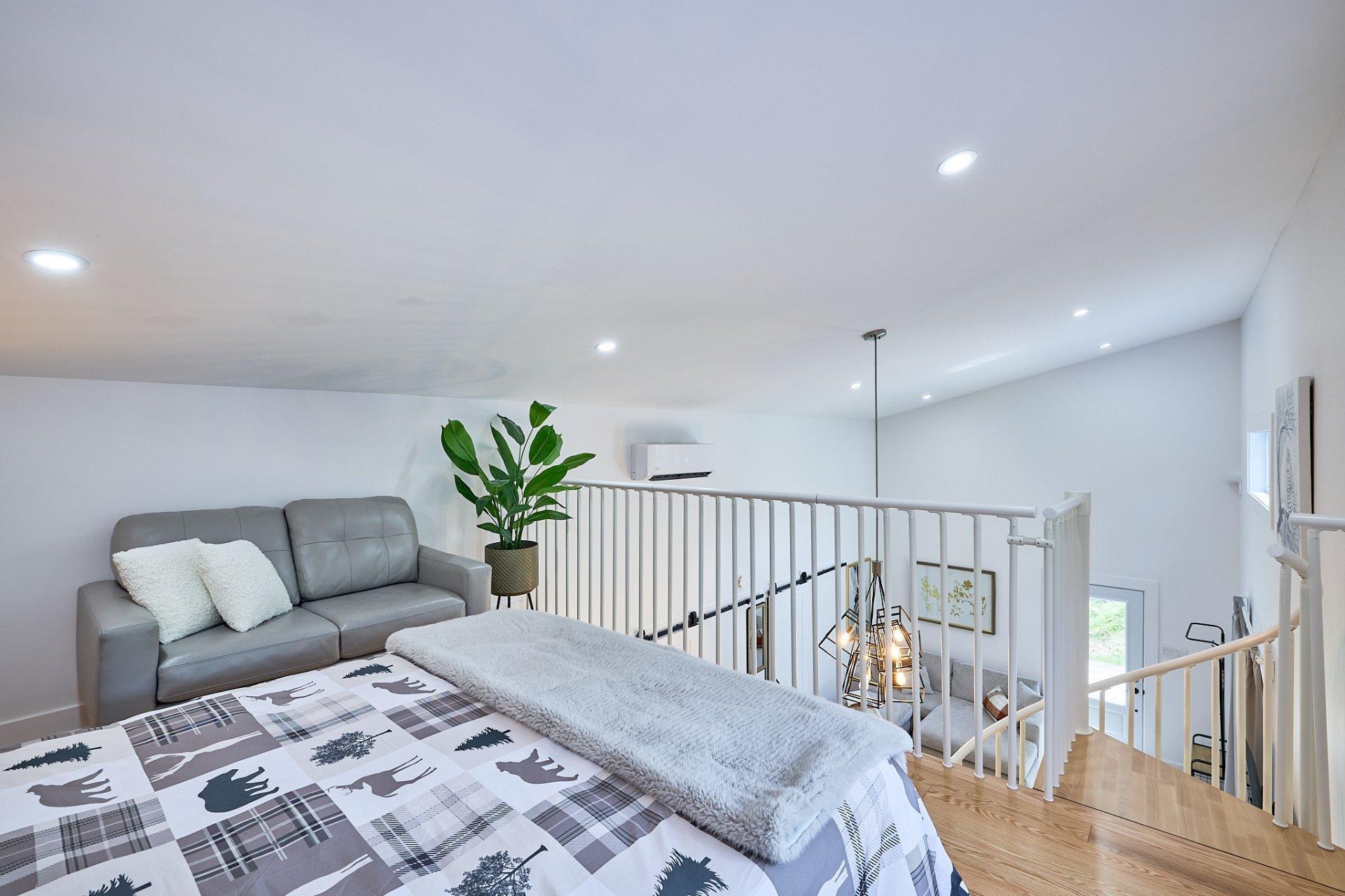 









271


Ch. des Bleuets

,
Saint-Alexis-des-Monts,




QC
J0K1V0

