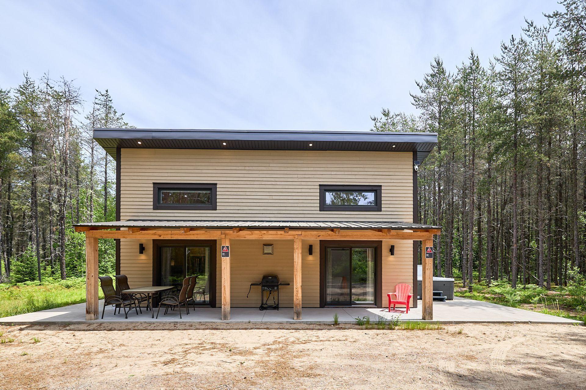 









271


Ch. des Bleuets

,
Saint-Alexis-des-Monts,




QC
J0K1V0

