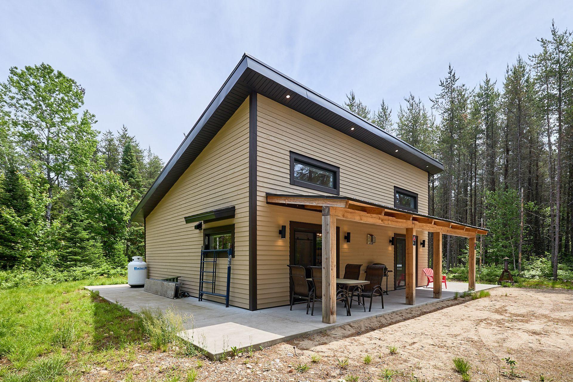 









271


Ch. des Bleuets

,
Saint-Alexis-des-Monts,




QC
J0K1V0

