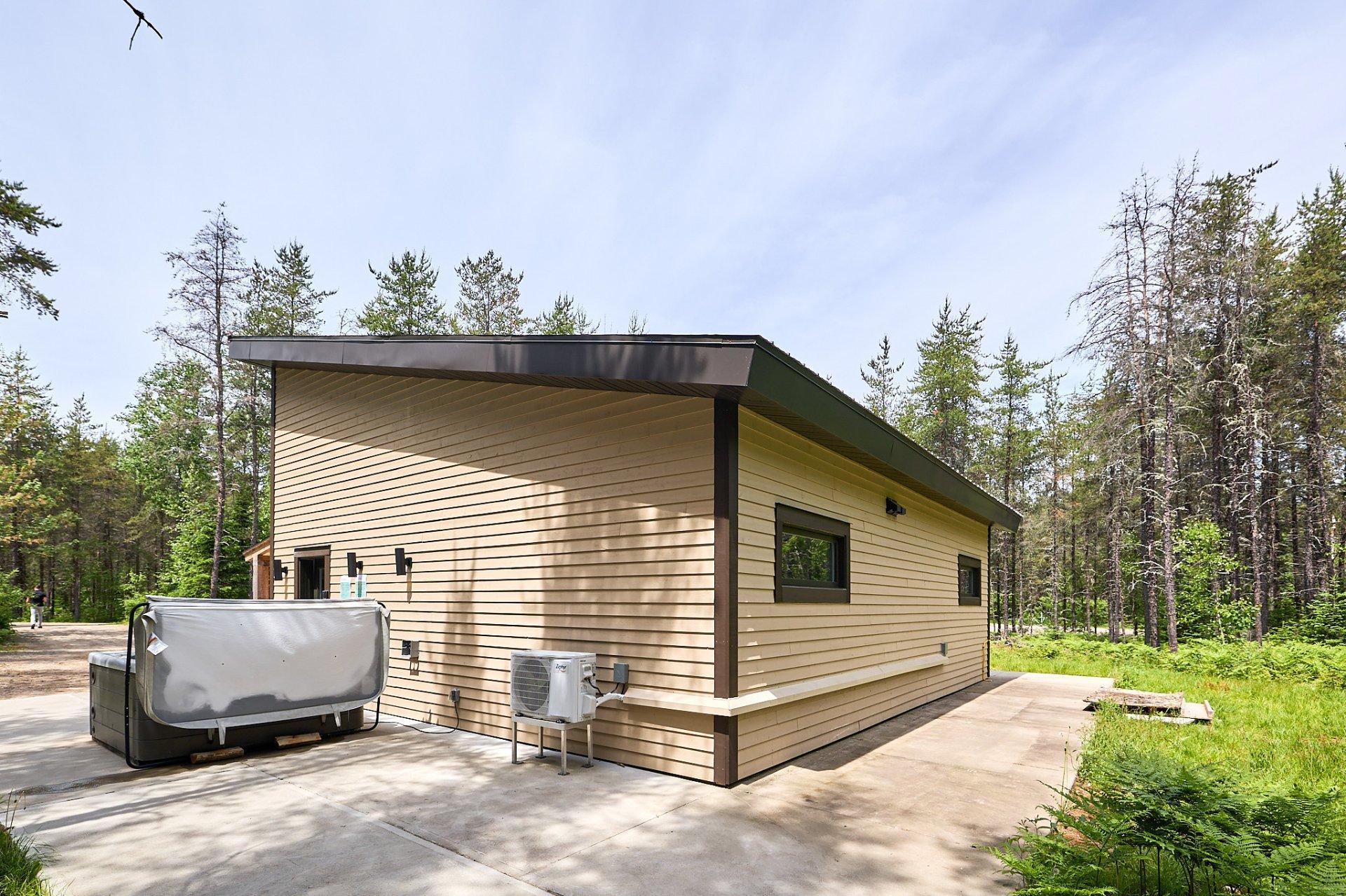 









271


Ch. des Bleuets

,
Saint-Alexis-des-Monts,




QC
J0K1V0

