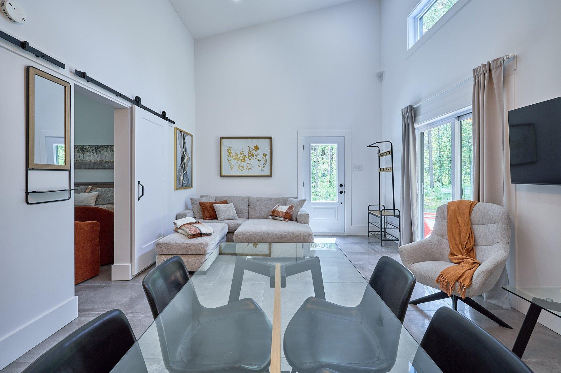 









271


Ch. des Bleuets

,
Saint-Alexis-des-Monts,




QC
J0K1V0

