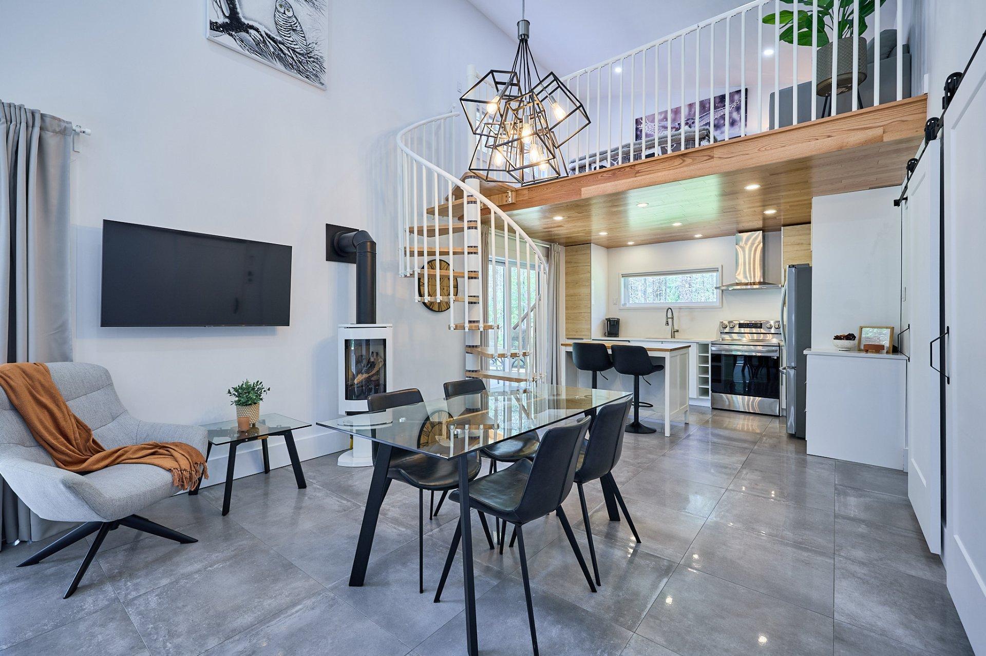 









271


Ch. des Bleuets

,
Saint-Alexis-des-Monts,




QC
J0K1V0

