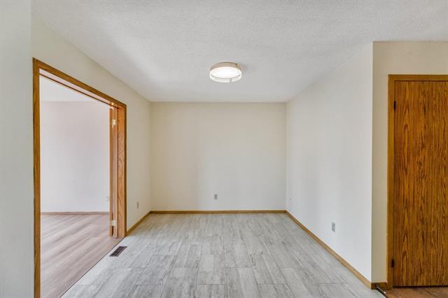 









34


Aldgate

RD,
Winnipeg,




MB
R2N 2X6

