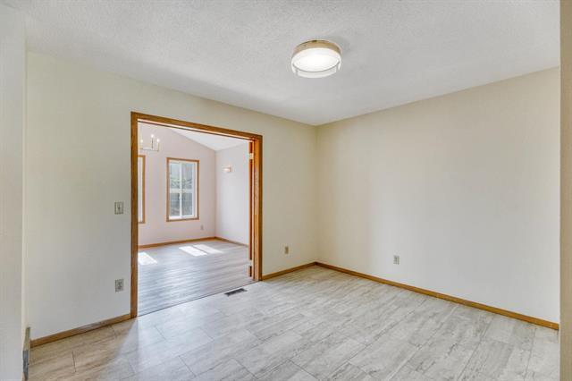 









34


Aldgate

RD,
Winnipeg,




MB
R2N 2X6

