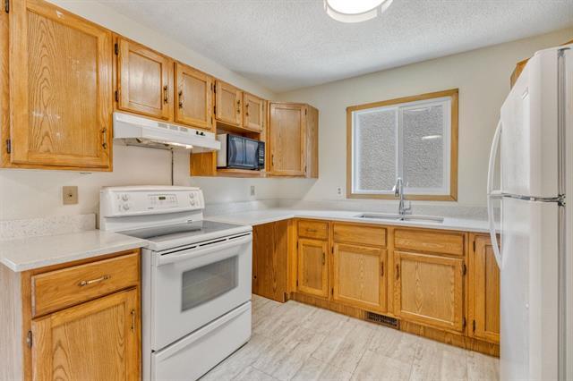 









34


Aldgate

RD,
Winnipeg,




MB
R2N 2X6

