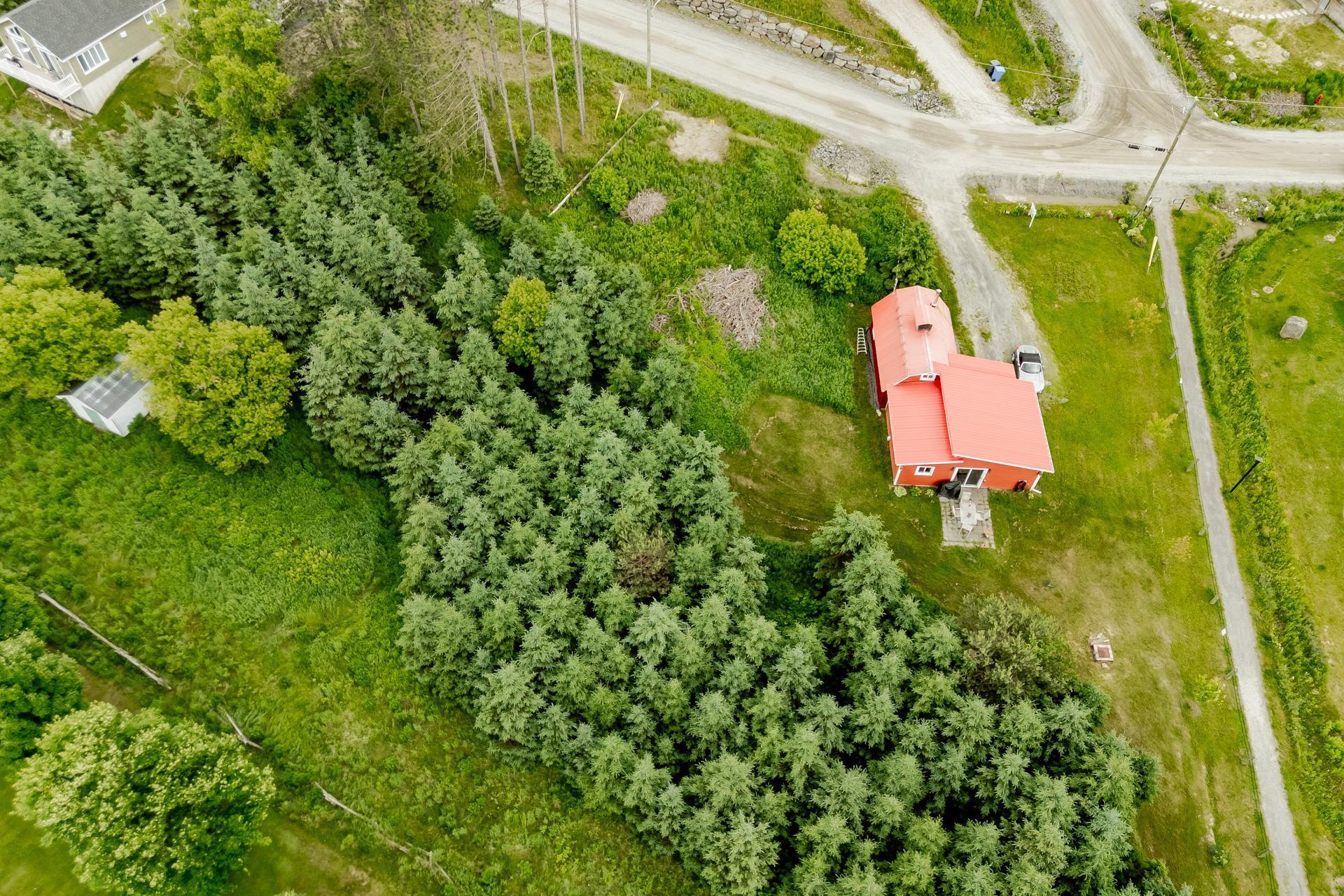 









55


Rue des Pommiers

,
Dixville,







QC
J0B1P0

