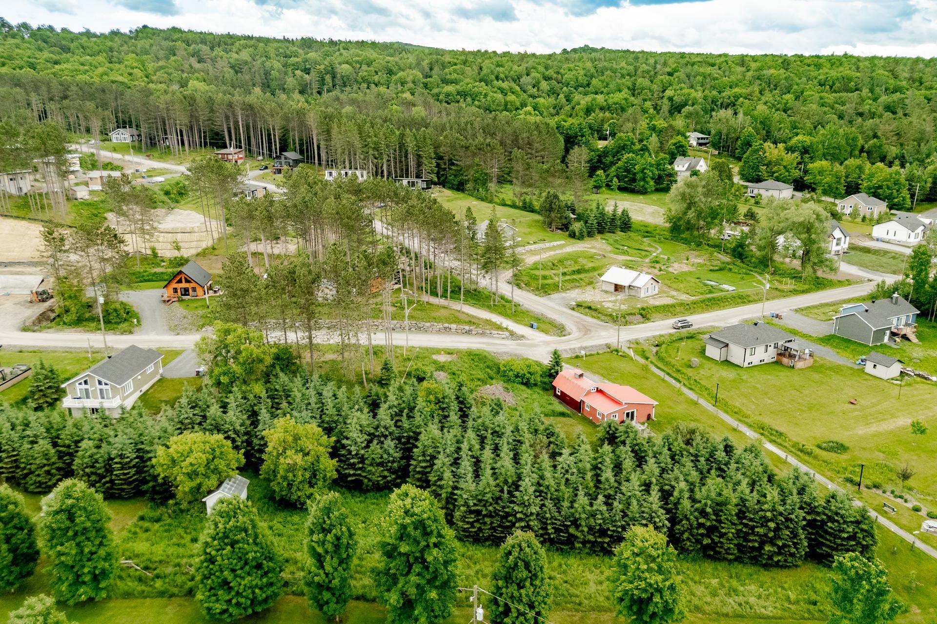 









55


Rue des Pommiers

,
Dixville,







QC
J0B1P0

