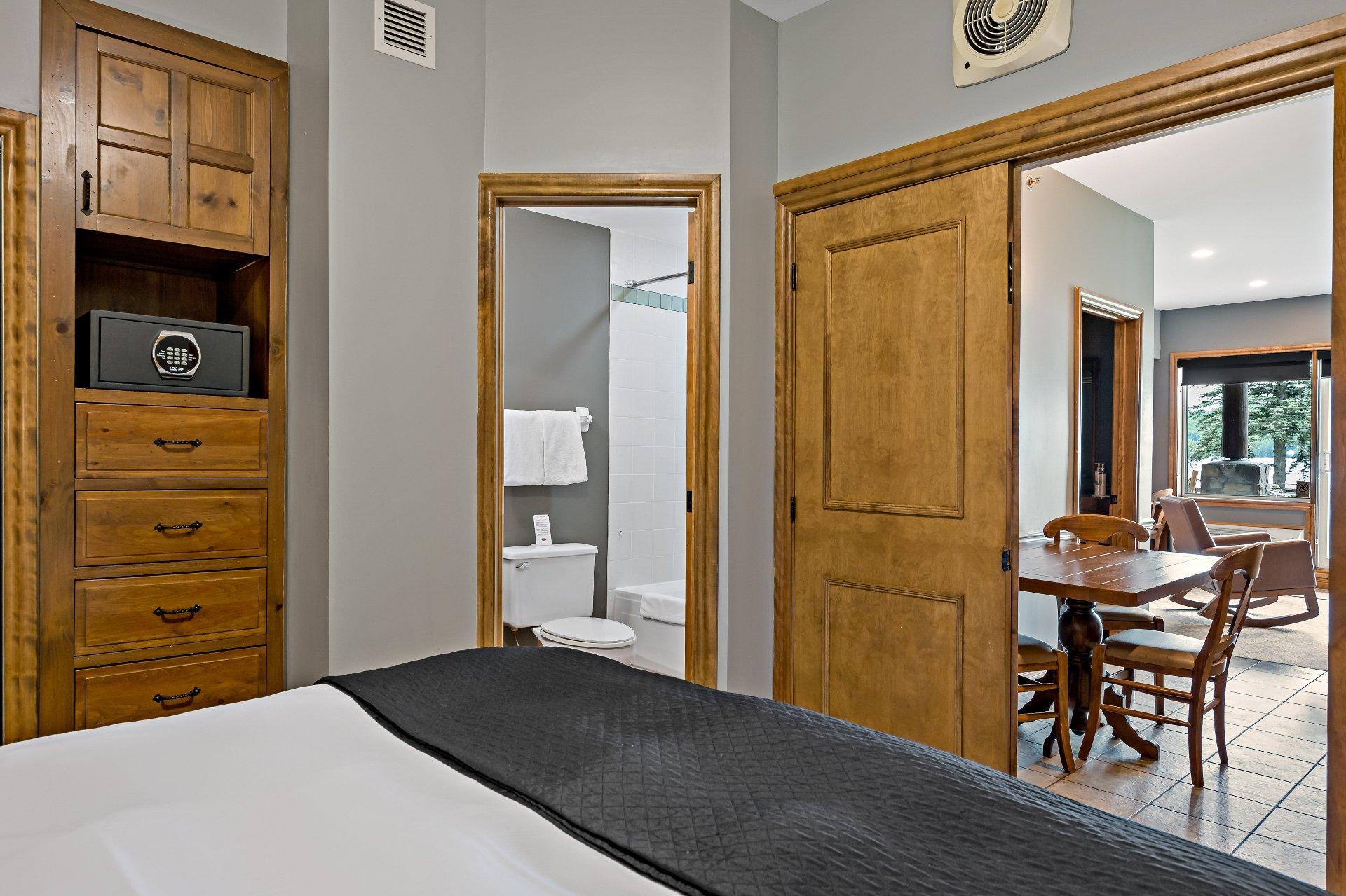









2396


Rue Labelle

, 26,
Mont-Tremblant,




QC
J8E1T8

