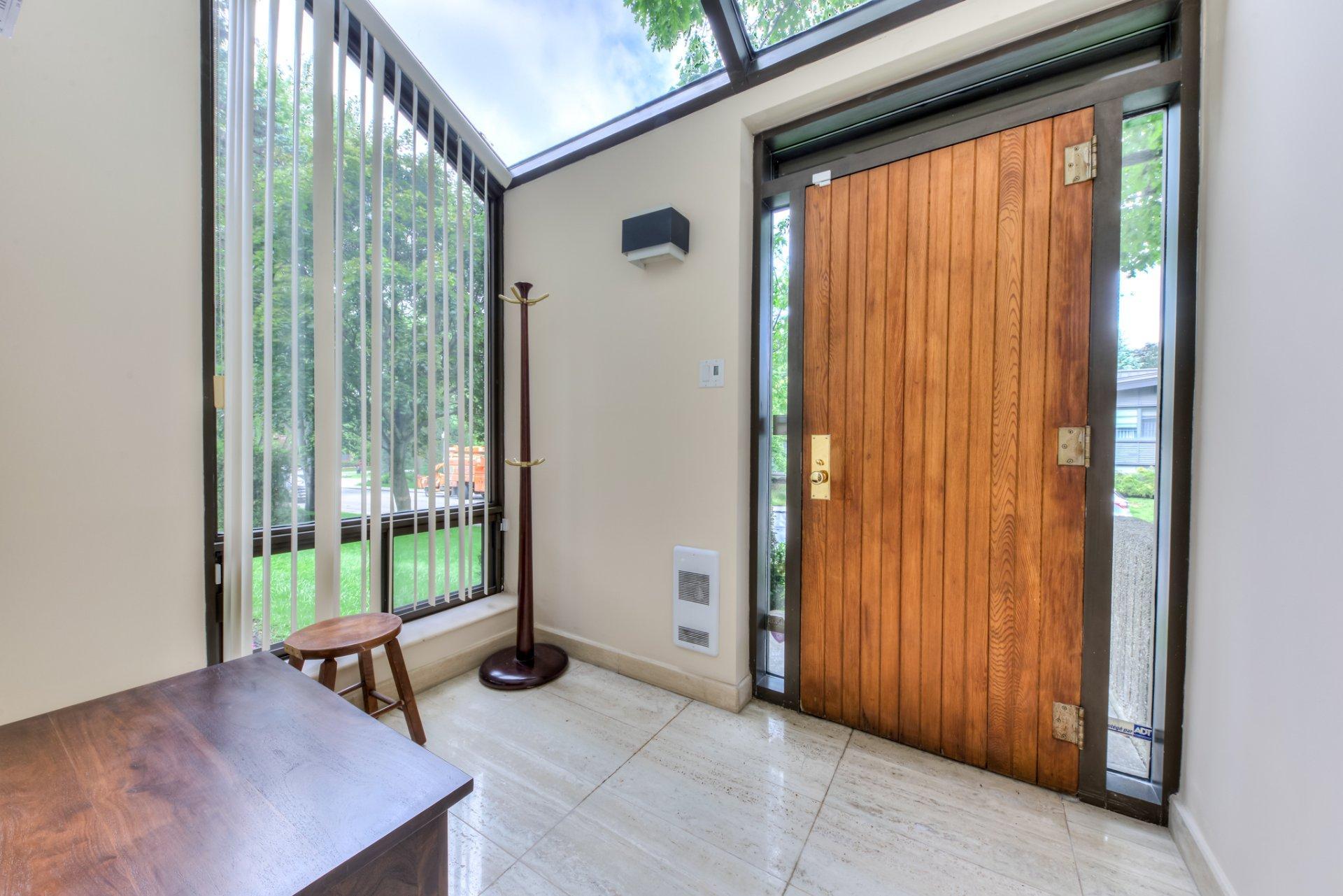 









2


Av. Shorncliffe

,
Westmount,




QC
H3Y1A7

