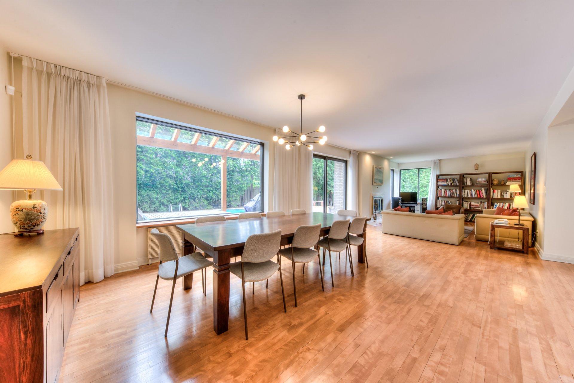 









2


Av. Shorncliffe

,
Westmount,




QC
H3Y1A7

