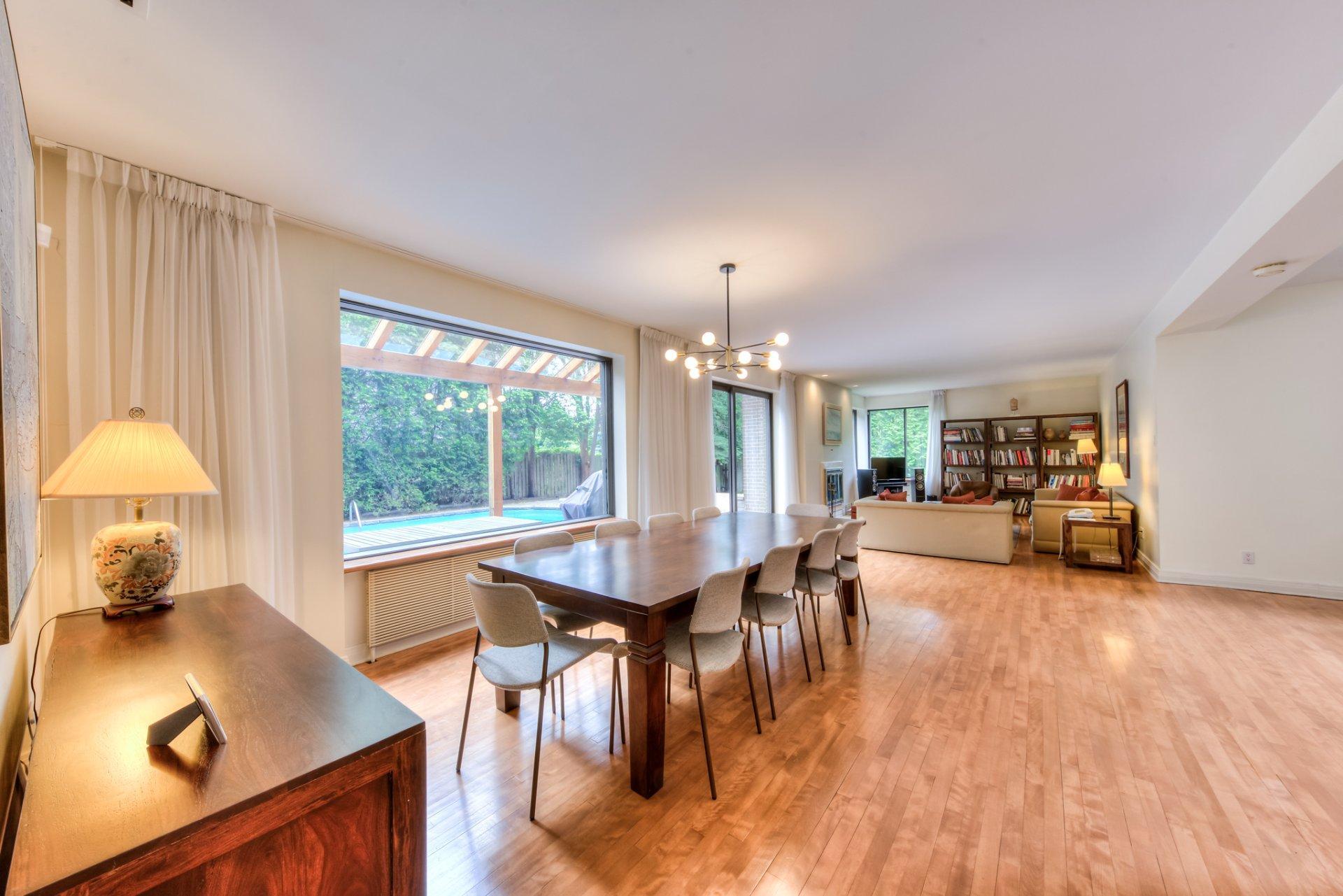









2


Av. Shorncliffe

,
Westmount,




QC
H3Y1A7

