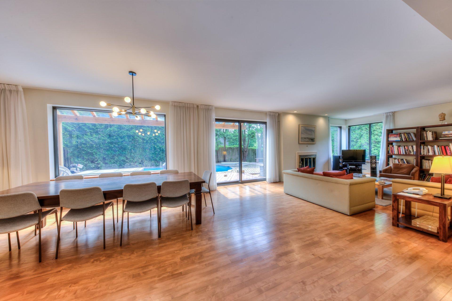 









2


Av. Shorncliffe

,
Westmount,




QC
H3Y1A7

