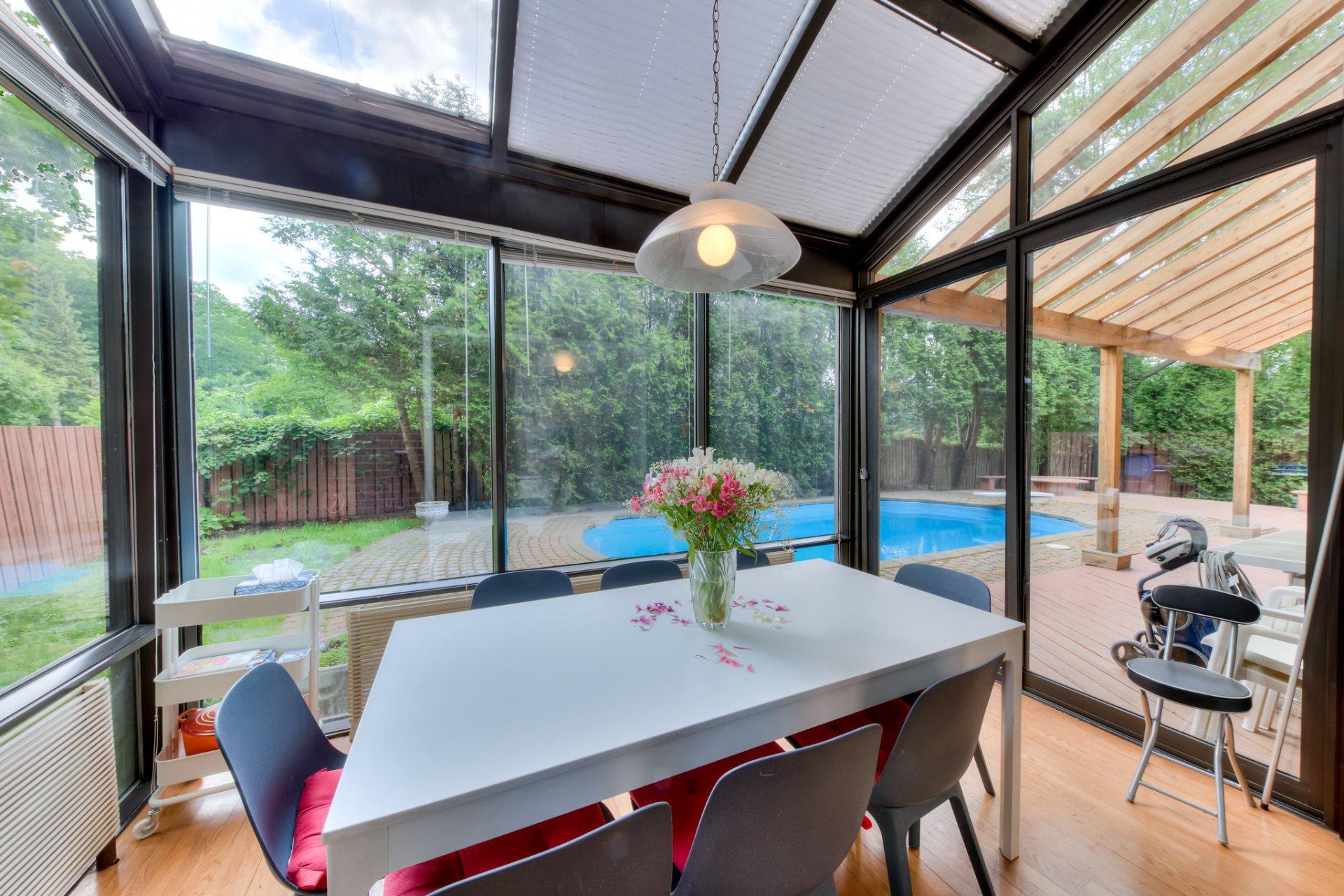 









2


Av. Shorncliffe

,
Westmount,




QC
H3Y1A7

