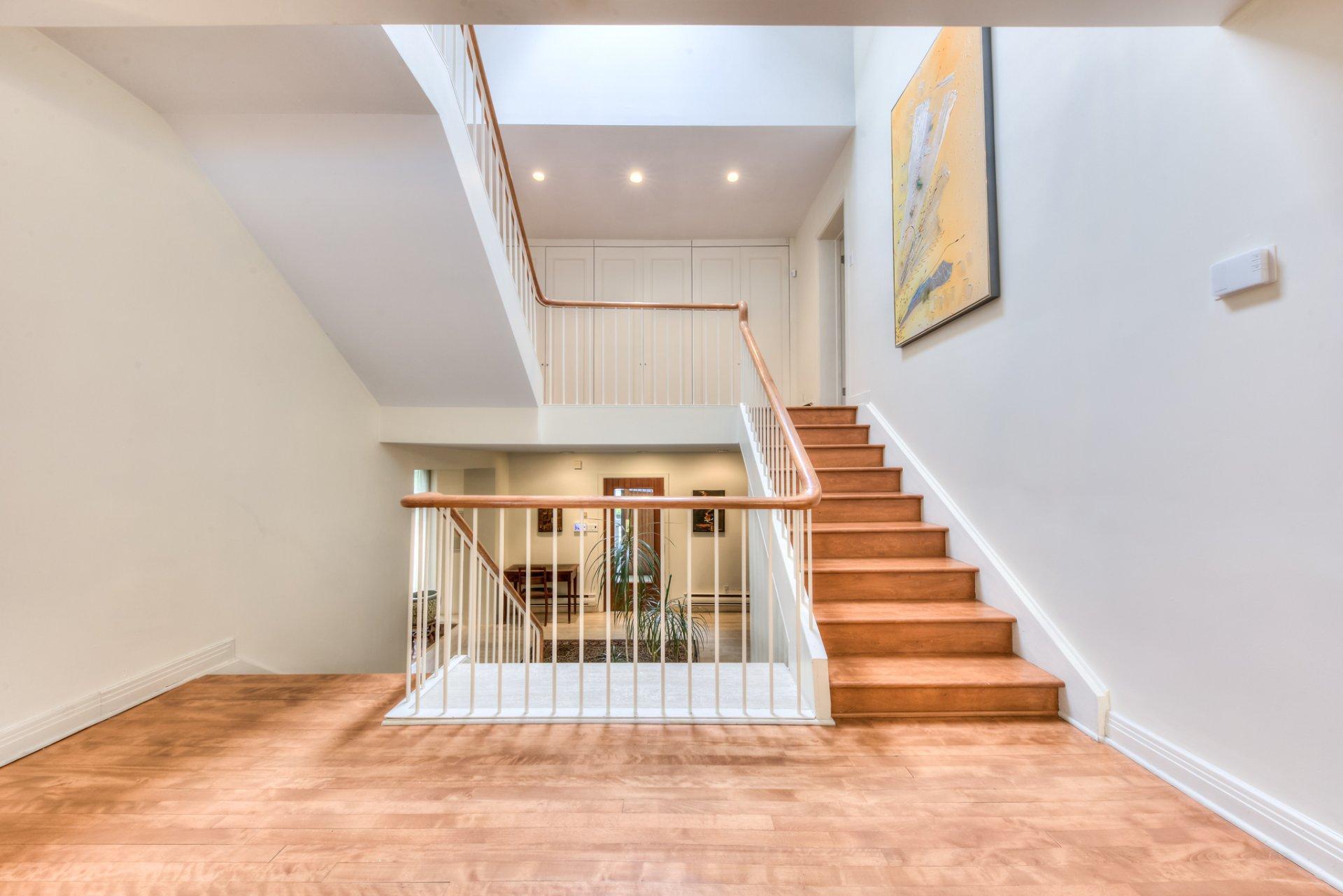 









2


Av. Shorncliffe

,
Westmount,




QC
H3Y1A7

