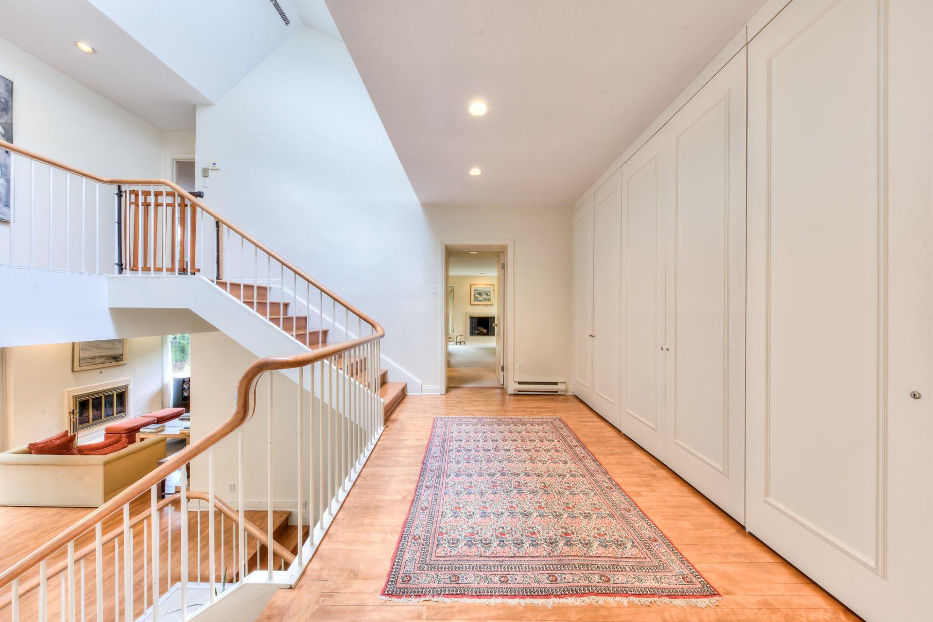 









2


Av. Shorncliffe

,
Westmount,




QC
H3Y1A7

