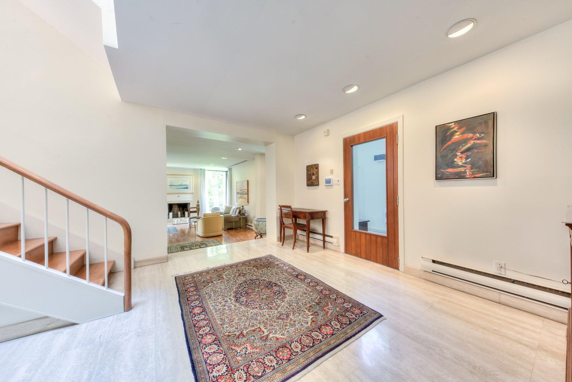 









2


Av. Shorncliffe

,
Westmount,




QC
H3Y1A7

