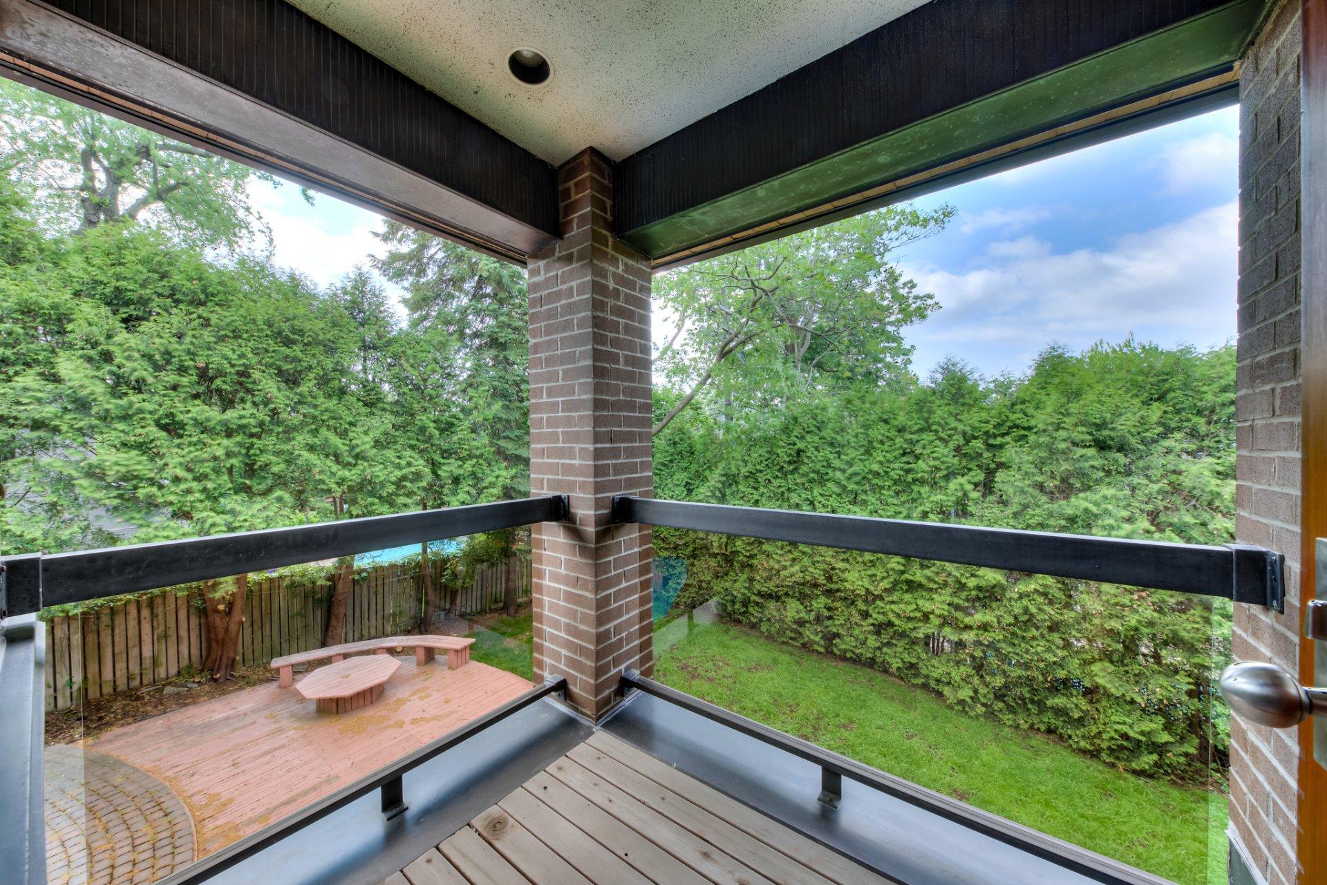 









2


Av. Shorncliffe

,
Westmount,




QC
H3Y1A7

