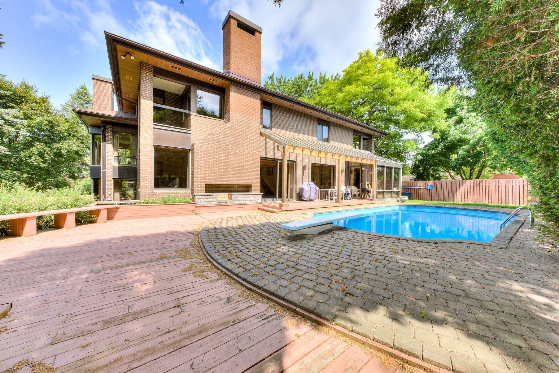 









2


Av. Shorncliffe

,
Westmount,




QC
H3Y1A7

