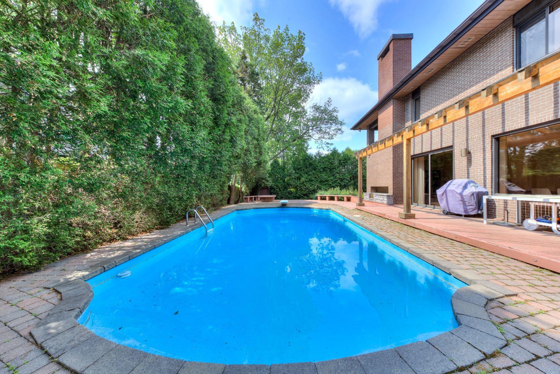 









2


Av. Shorncliffe

,
Westmount,




QC
H3Y1A7

