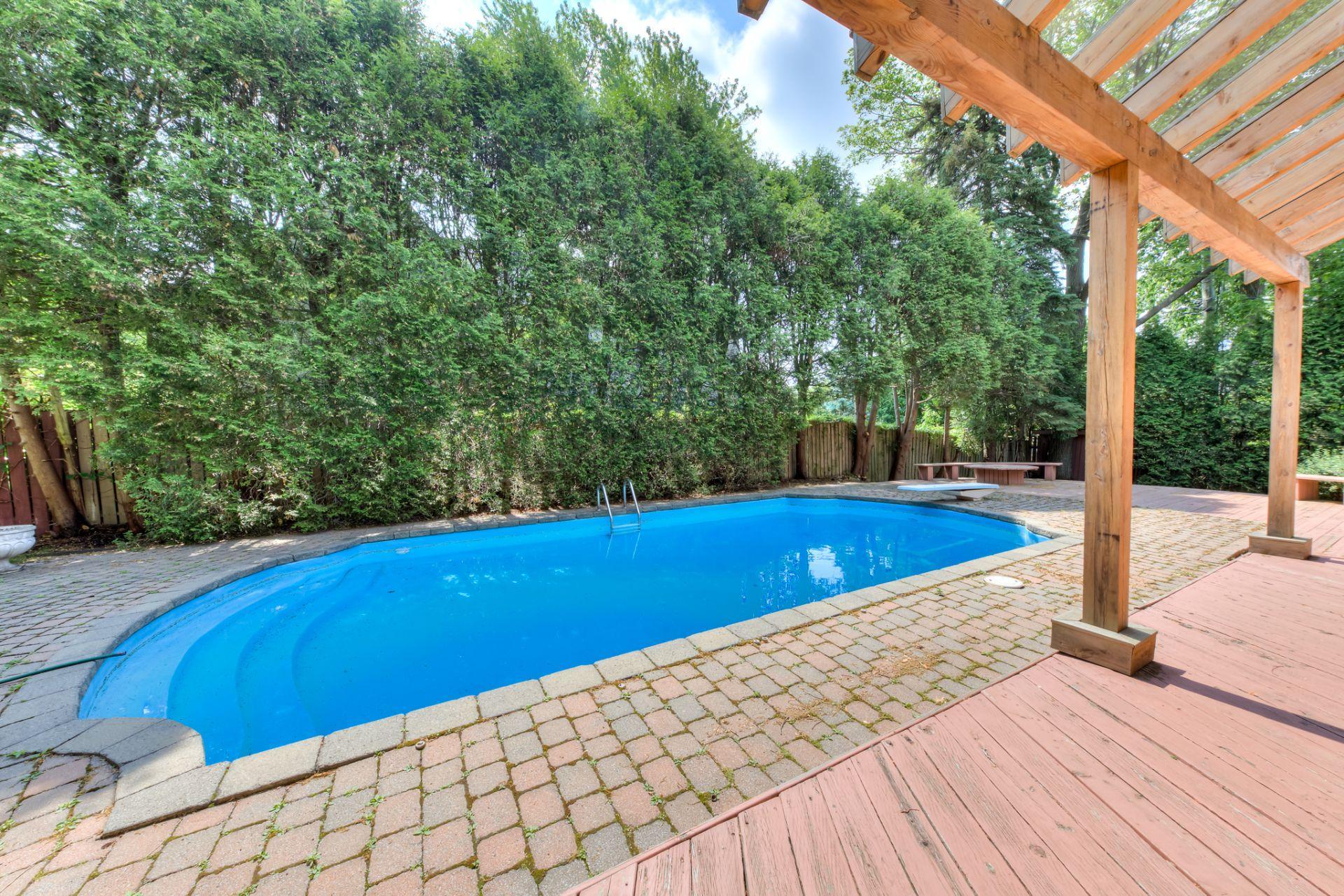 









2


Av. Shorncliffe

,
Westmount,




QC
H3Y1A7

