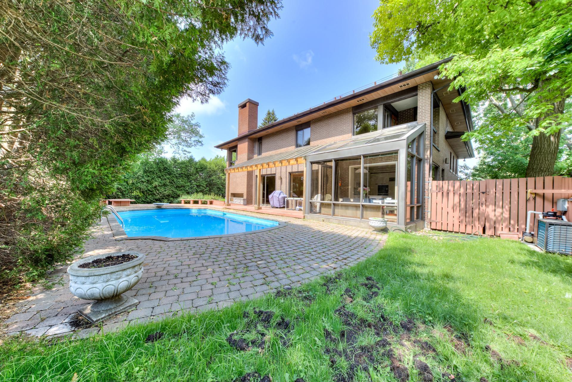 









2


Av. Shorncliffe

,
Westmount,




QC
H3Y1A7

