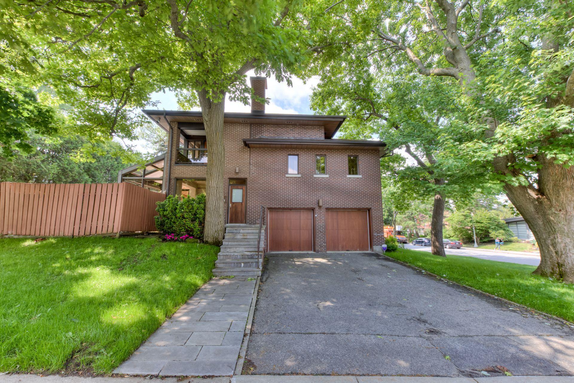 









2


Av. Shorncliffe

,
Westmount,




QC
H3Y1A7

