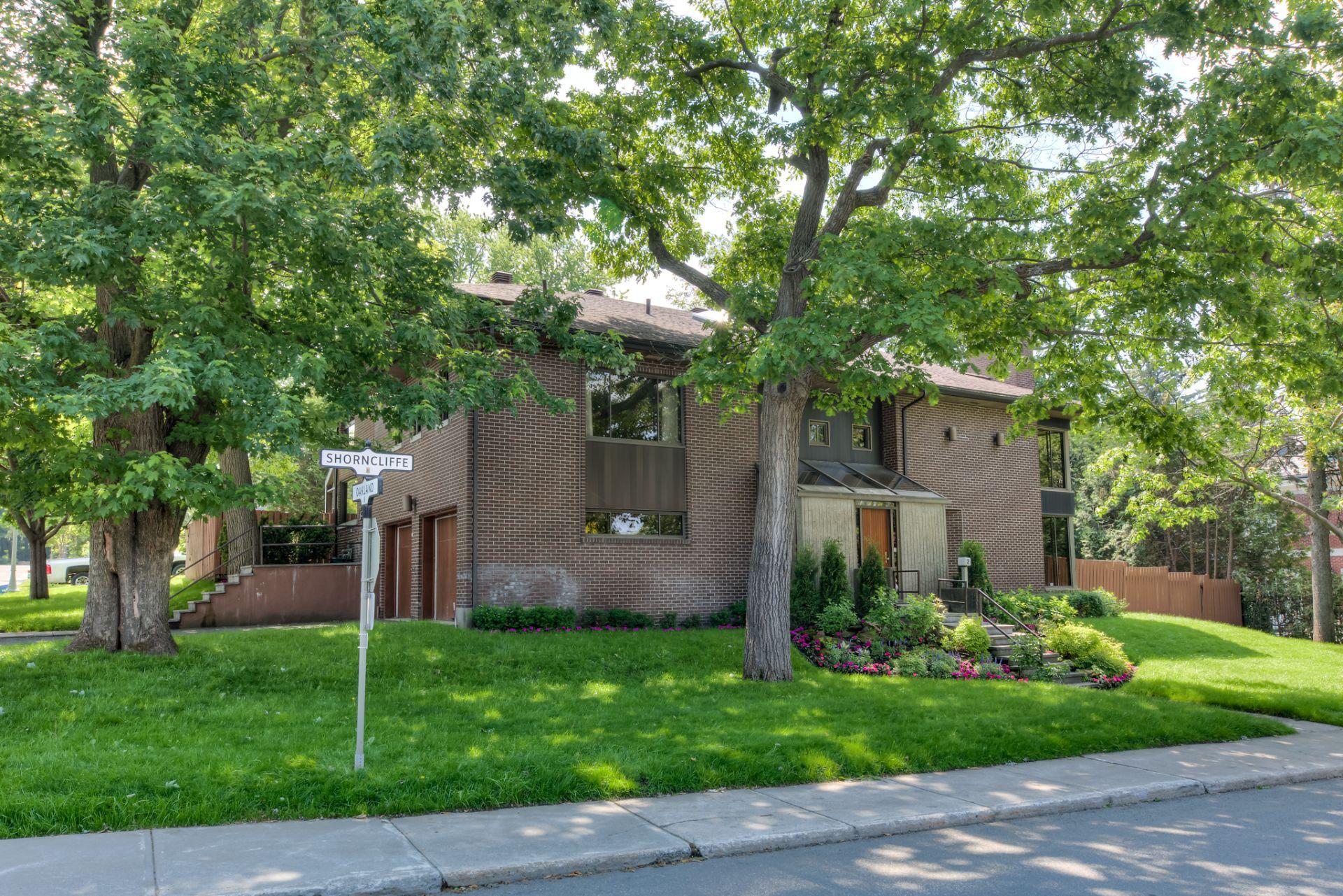 









2


Av. Shorncliffe

,
Westmount,




QC
H3Y1A7


