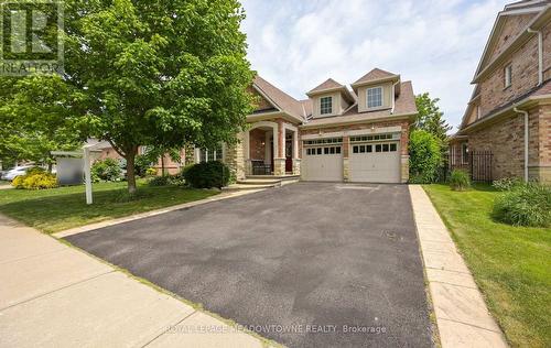 LARGE DRIVE WAY