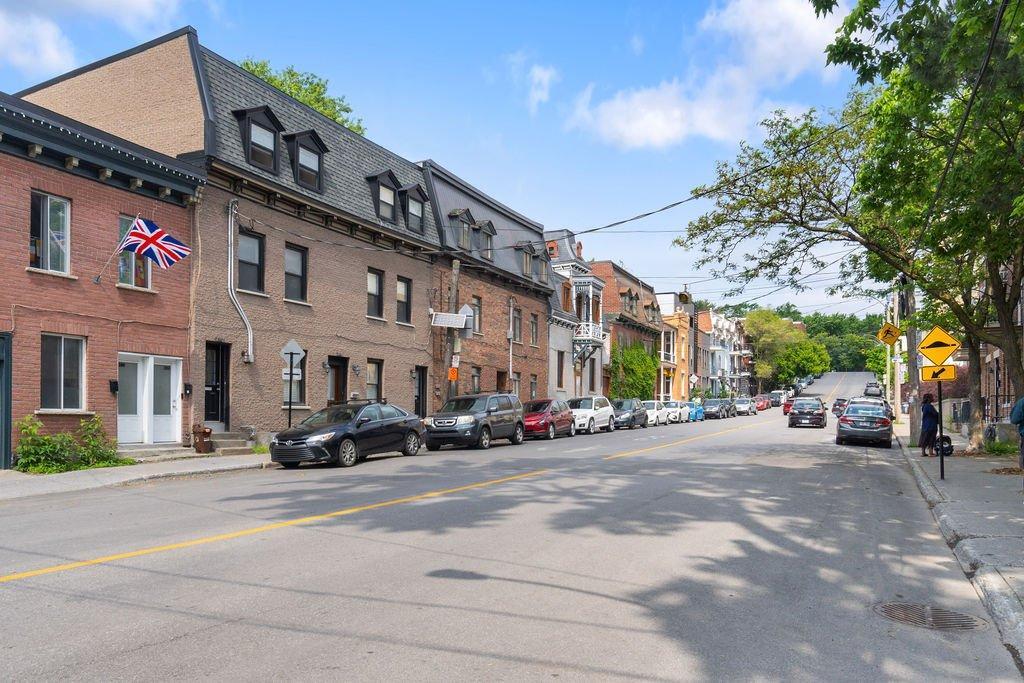 









2112

 - 2124


Rue Plessis

,
Montréal (Ville-Marie),




QC
H2L2Y3


