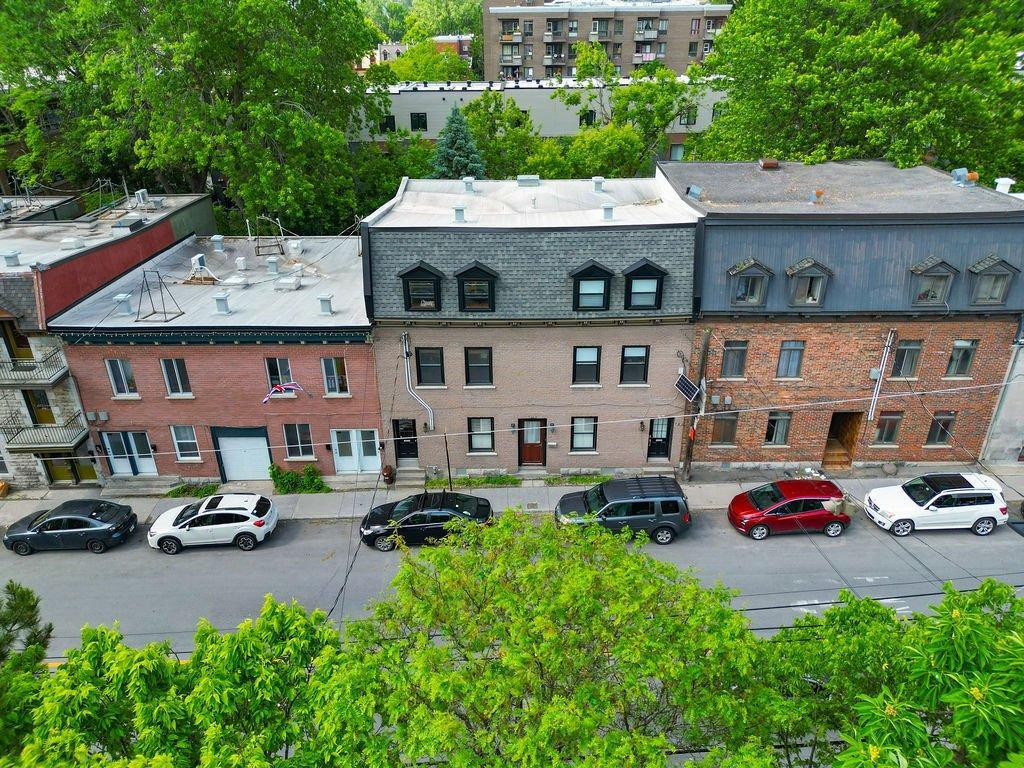 









2112

 - 2124


Rue Plessis

,
Montréal (Ville-Marie),




QC
H2L2Y3

